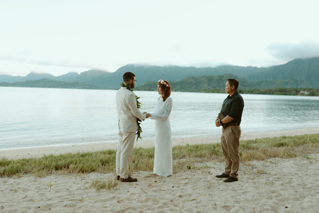 Hawaii officiant performing an elopement in Hawaii