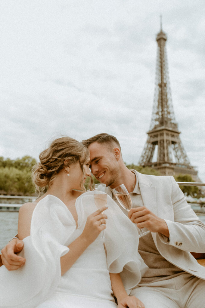 Plan your perfect Paris elopement with activities including a Romantic Cruise on The River Seine 