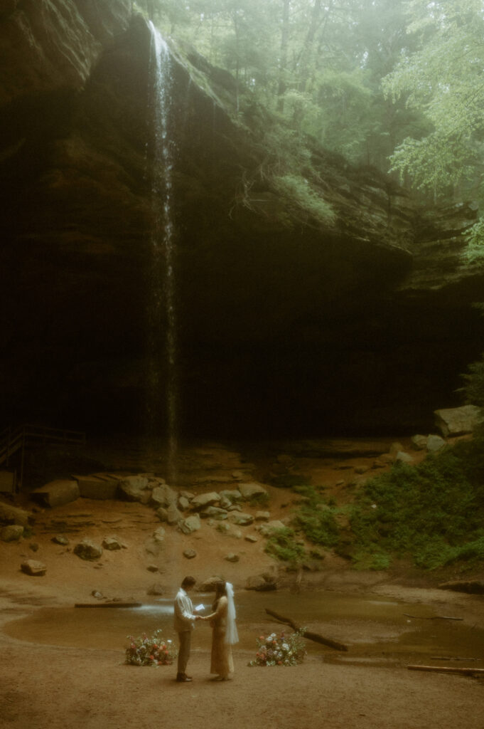 How to plan a hocking hills ultimate wedding day